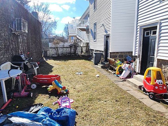 3rd image of 27 Vassall St