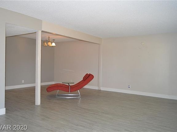 5th image of 4562 Brighton Dr