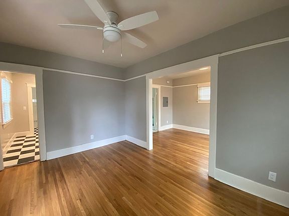2nd image of 3075 Lincoln Ave