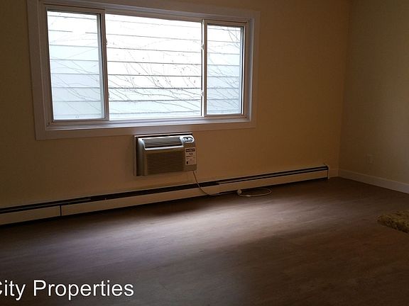 5th image of 1535 N Van Buren St APT 208