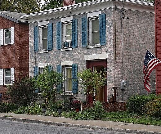 3rd image of 18 Hill St