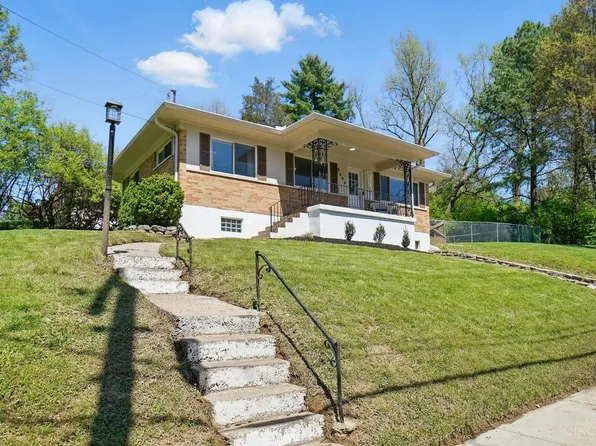 5694 Antoninus Dr, Cincinnati, OH 45238