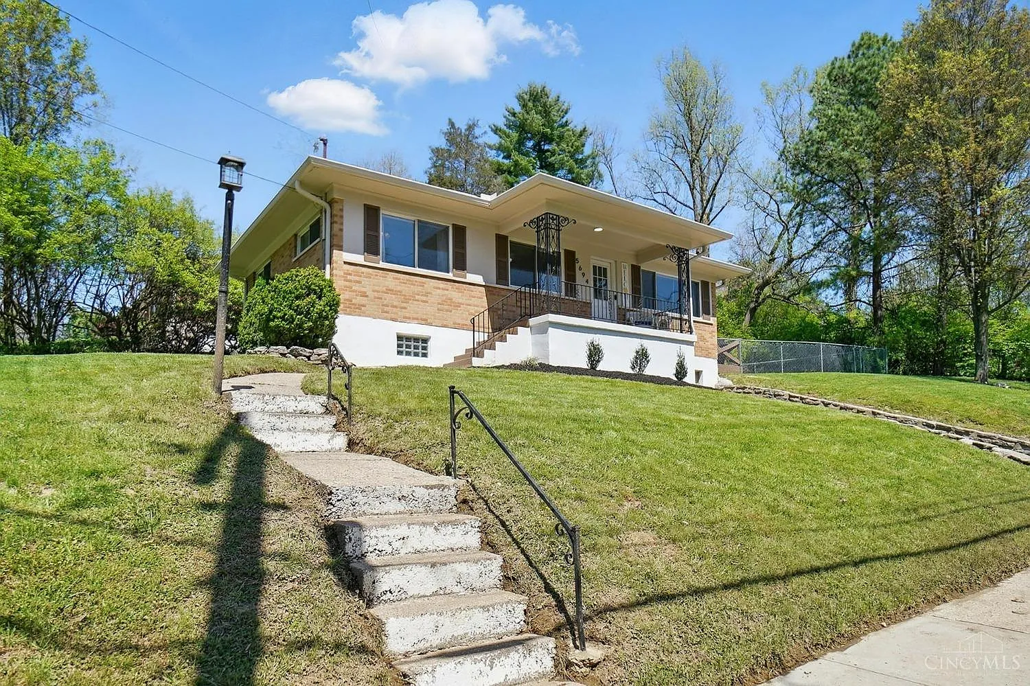 5694 Antoninus Dr photo 1