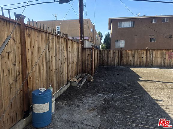 5th image of 427 S Gramercy Pl