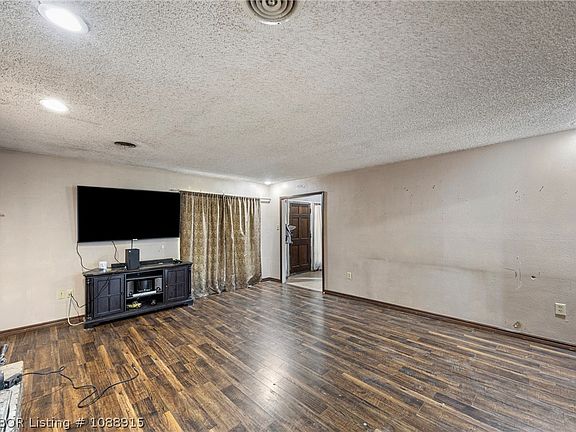4th image of 10218 Rice Rd