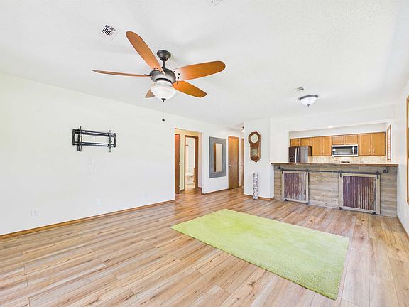 3rd image of 1522 Meadowhill Dr