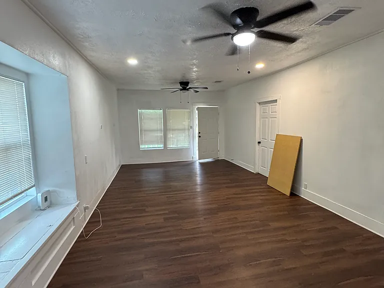 878 Granville Dr — Photo 15