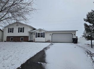 916 Liberty Dr, Deforest, WI 53532