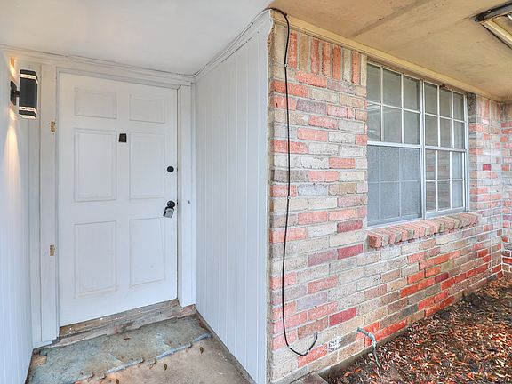 5th image of 7206 Yellow Pine Dr
