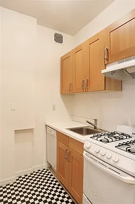 Sold by Citi Habitats | media 25