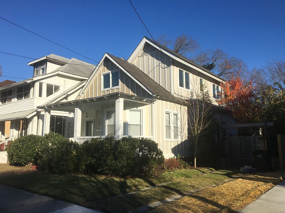 1st image of 216 W 31st St