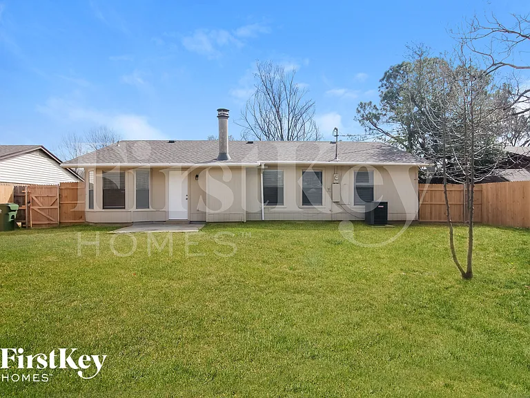 1305 Haley Ln — Photo 15