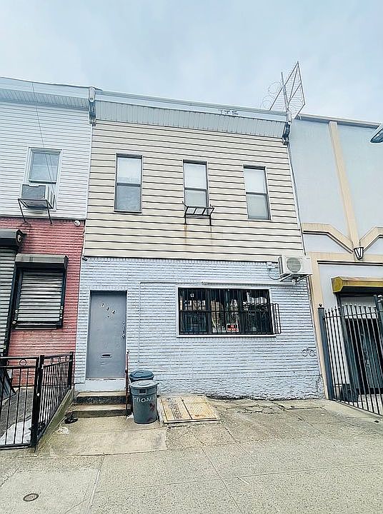 1st image of 784 McDonald Ave