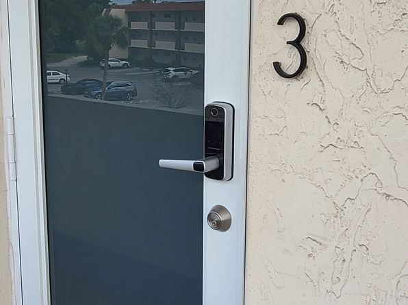 9720 S Hollybrook Lake Dr APT 303