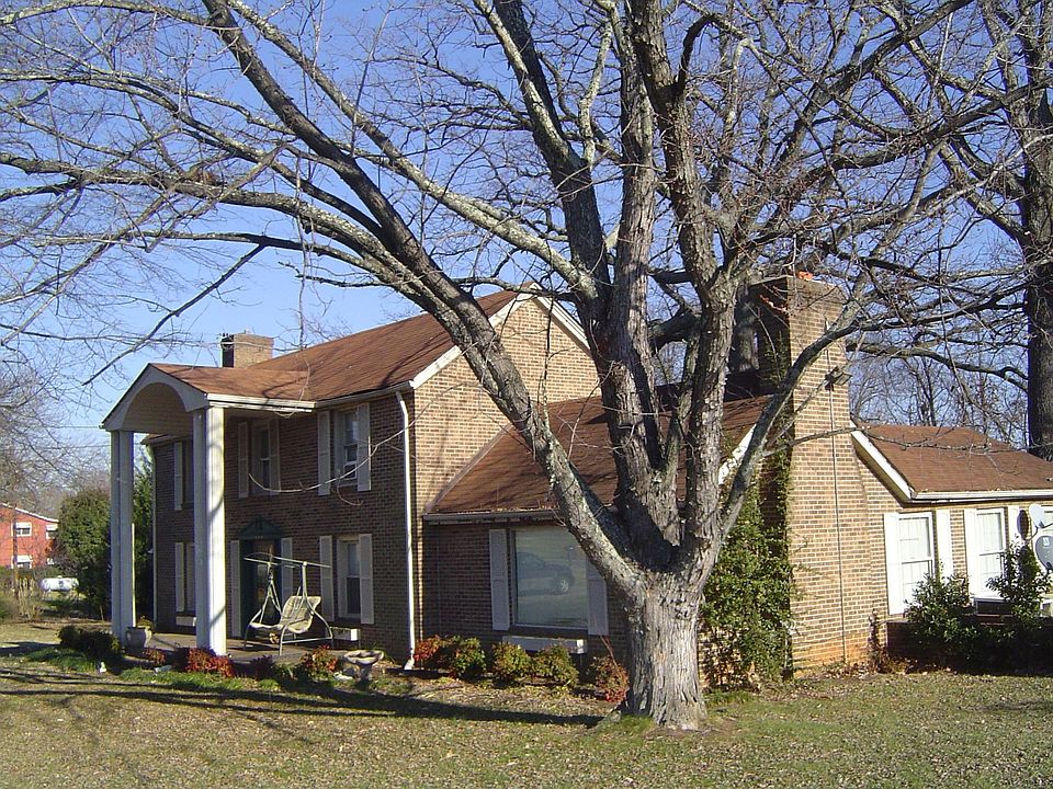 2nd image of 408 N Main St