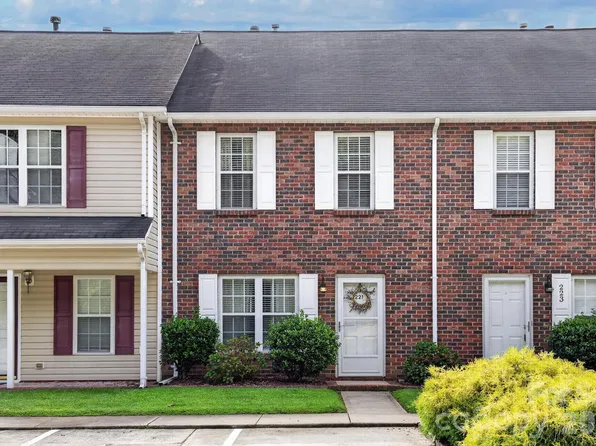 221 Linkside Ct SE #5, Lenoir, NC 28645