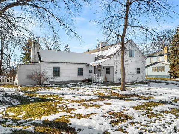 1001 Cold Springs Rd, Liverpool, NY 13088