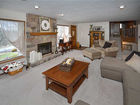 3rd image of 12121 Church Dr