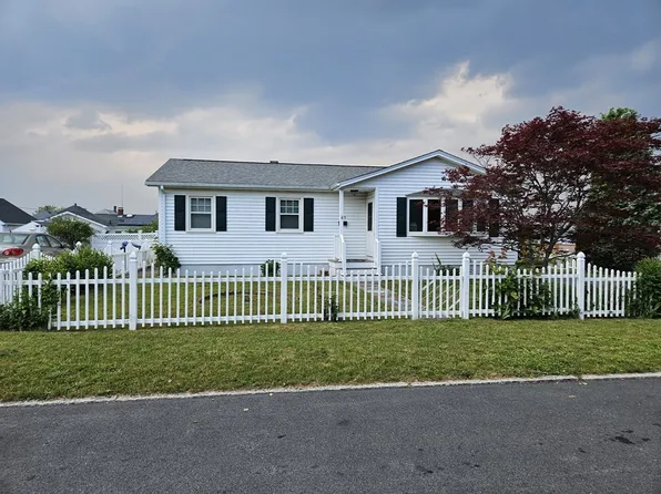 49 Clara St, New Bedford, MA 02744