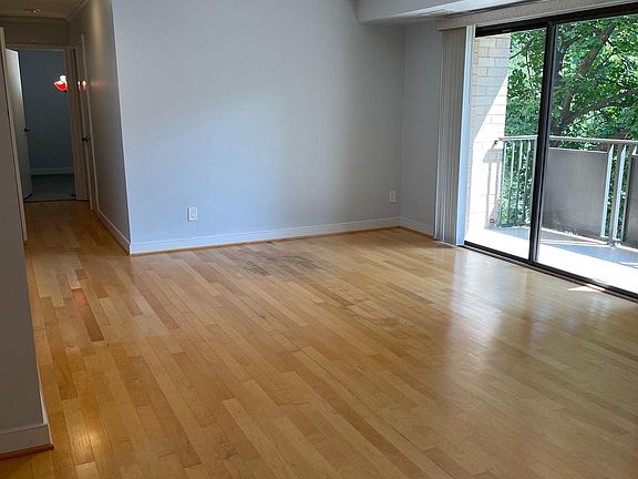 3rd image of 3100 S Manchester St APT 216