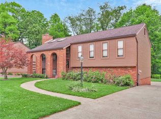 562 Bruton Dr, Gibsonia, PA 15044
