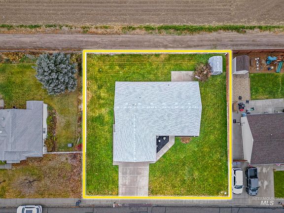 3rd image of 204 Gem Dr