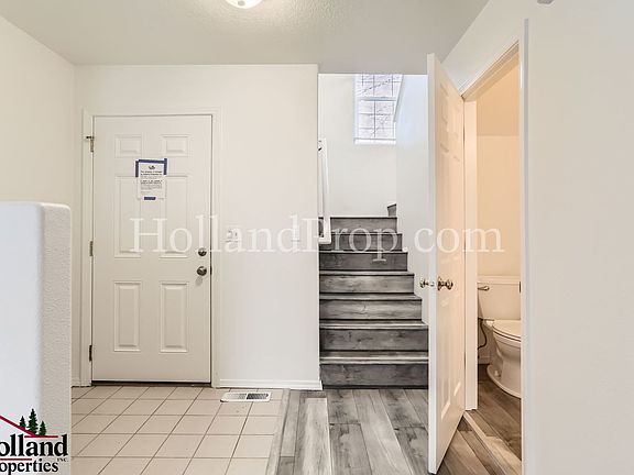 5th image of 108 NE Feather Ct