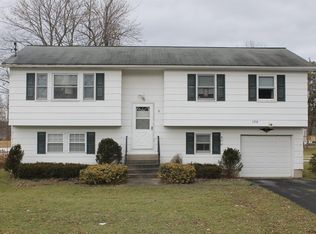 106 Sidney Ln, Howes Cave, NY 12092