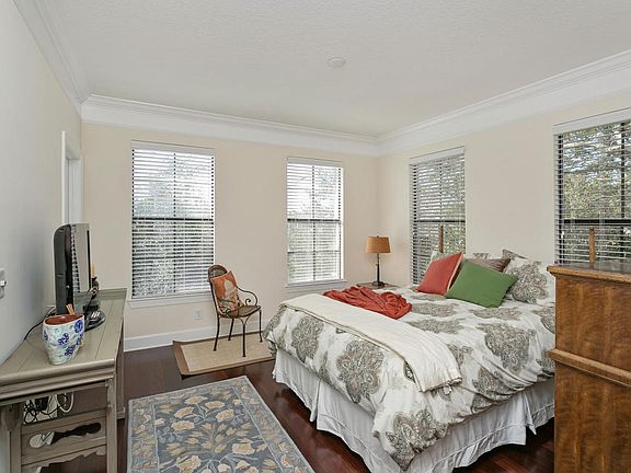 3rd image of 9823 Tapestry Park Cir #301