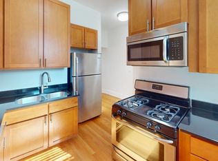 912 Main St APT 3, Evanston, IL 60202