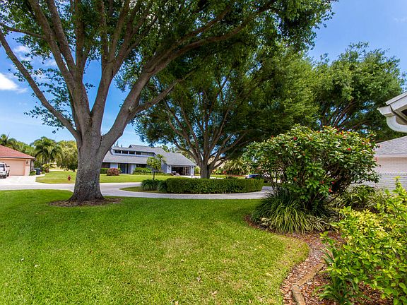 5th image of 4398 Caryota Dr