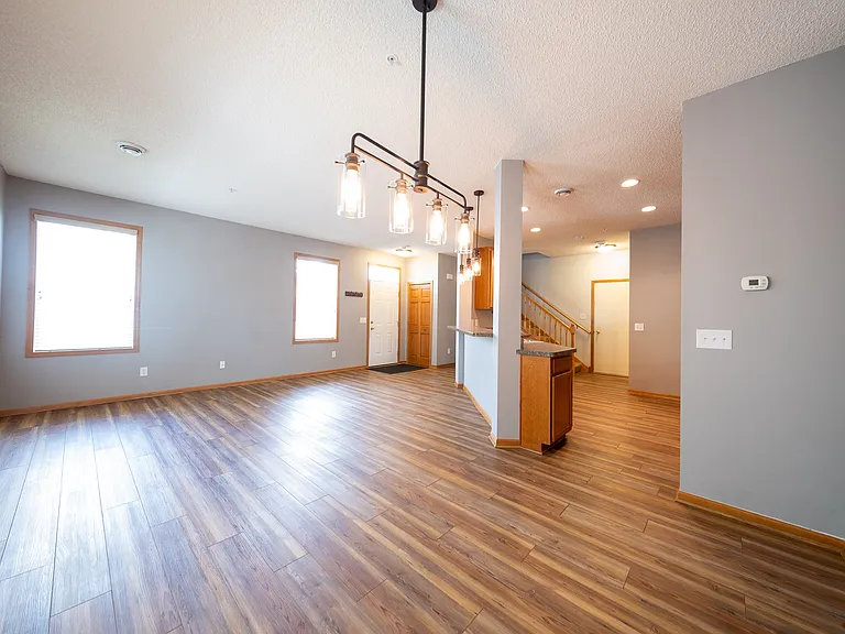 10930 Fergus St NE #F — Photo 7