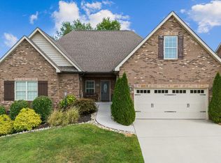 2828 Wallace Hitch Dr, Maryville, TN 37801