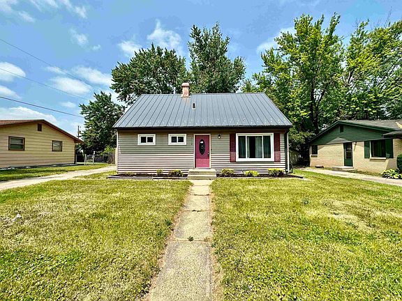 3rd image of 5028 Carol Ct