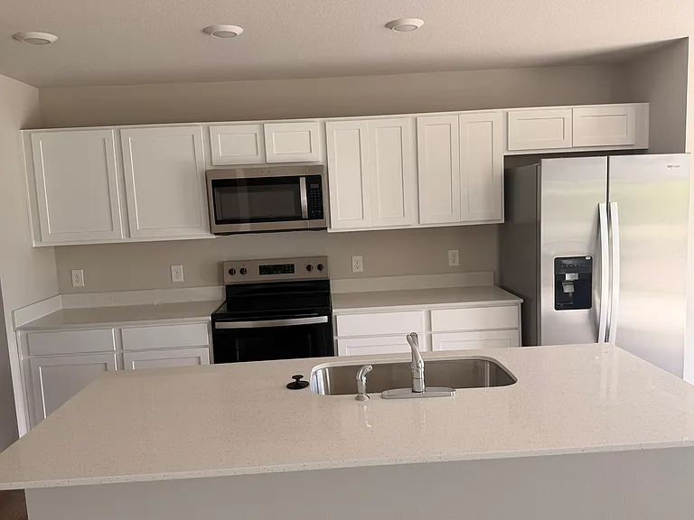 513 Kinley Dr — Photo 8