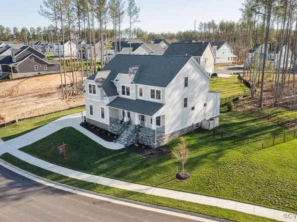 18555 Cove Creek Dr, Moseley, VA 23120