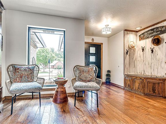 4th image of 1521 Spring Creek Dr