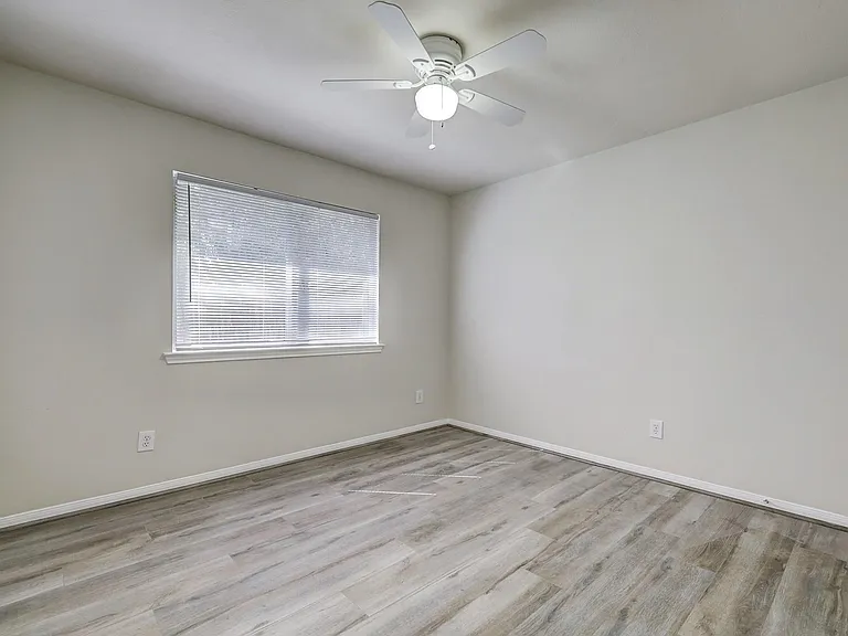 25407 Clover Ranch Dr — Photo 8