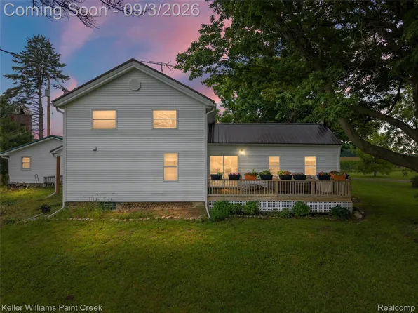 8950 N Fowlerville Rd, Fowlerville, MI 48836