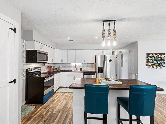 5th image of 2020 Florida Blvd