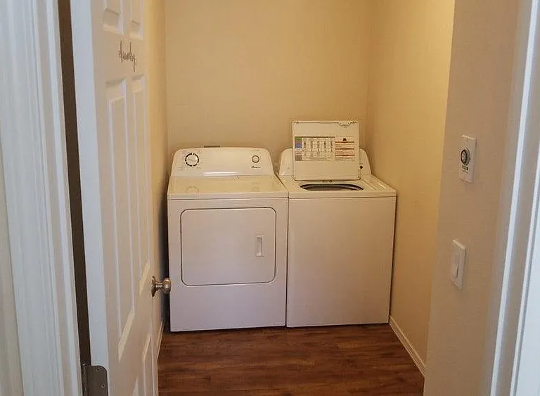 1041 Alturas Dr — Photo 2