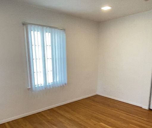 2nd image of 644 Midvale Ave Unit 1/2