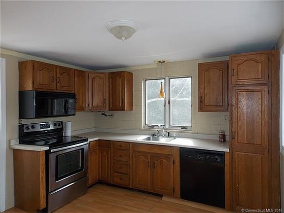 5th image of 41 Arbutus St