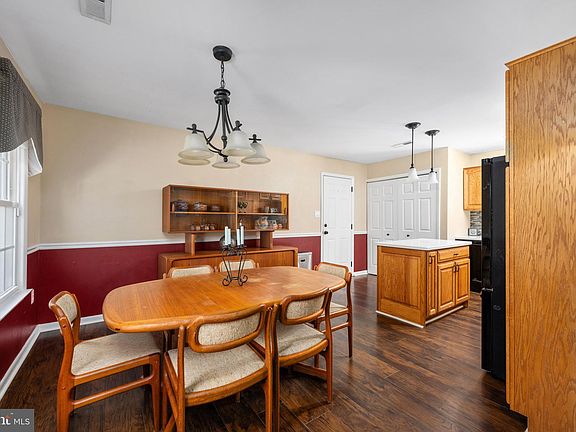4th image of 14454 Silverdale Dr