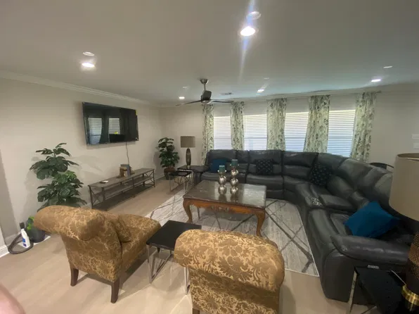 7955 Hirsch Rd, Houston, TX 77016