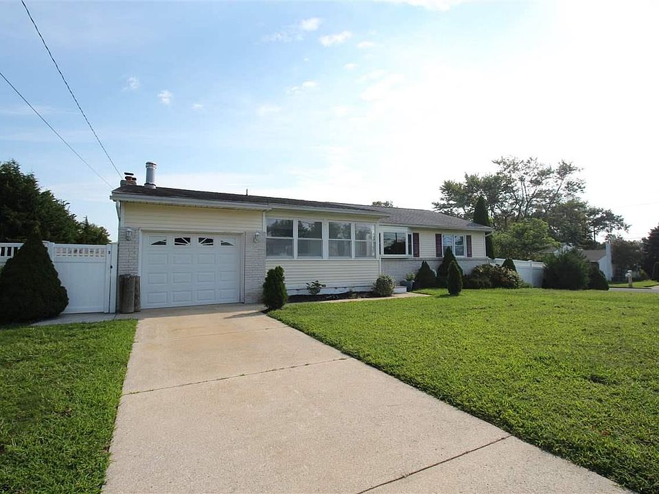 1st image of 9 Highland Ave