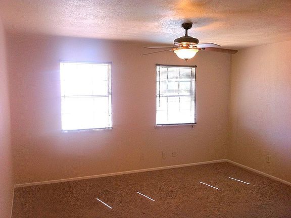 4th image of 4421 Campus Cir