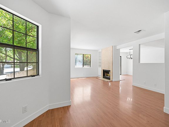 5th image of 29740 Strawberry Hill Dr