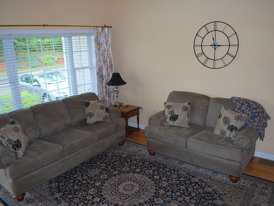 2nd image of 8 Sherwood Rd