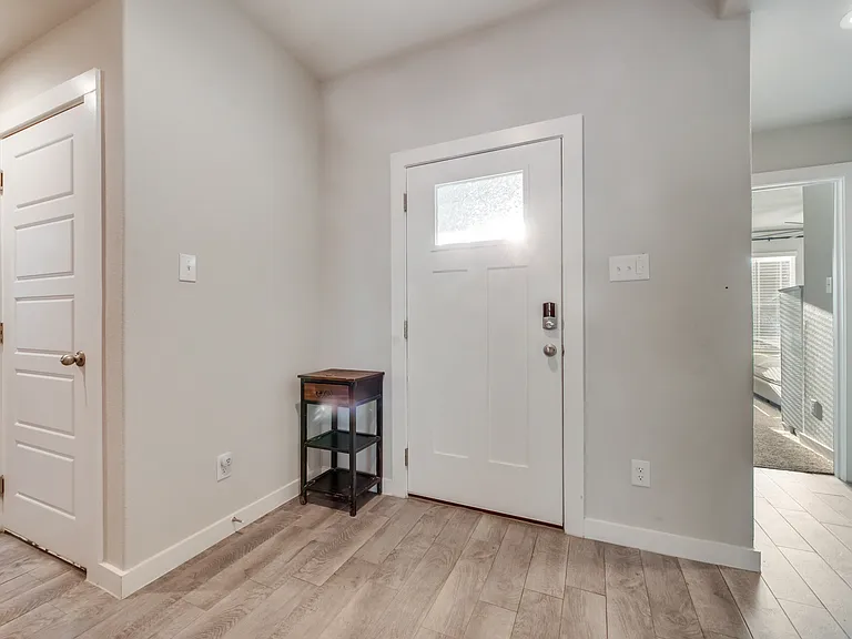 1508 Forest Park Dr — Photo 4